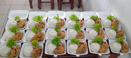 Kfc (kedai Fried Chicken) Spesial Ayam Geprek food