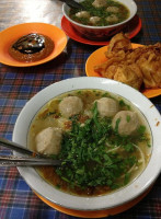 Bakso Lestari Kebaktian food