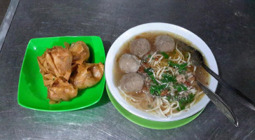 Bakso Lestari Kebaktian food