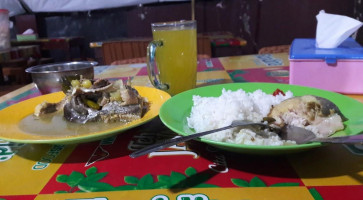 Warung Makan Bunderan food