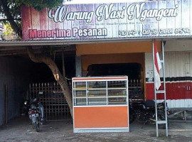 Warung Nasi Ngangeni outside