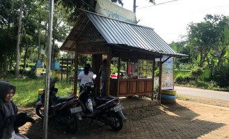 Rumah Makan Istana Laut outside