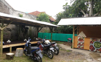 Yum Yum Bowl Cianjur outside