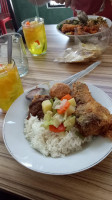 Warung Bu Aris food