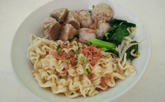 Abel Bakso Dan Mie Ayam food