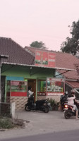 Rumah Makan Bareno outside