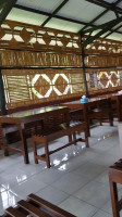 Warung Pepesan Kedawung inside