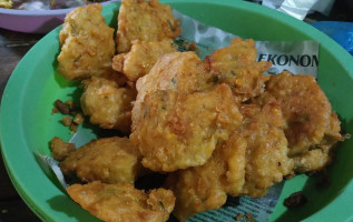 Pecel Mbak Mina Giri food