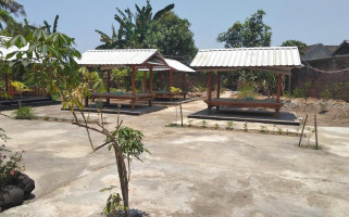 Warung Rizki Perjuangan outside