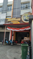 Labbaik Chicken Rangkasbitung outside