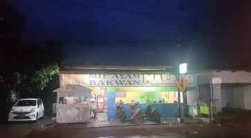 Bakso Malang Pak Man Simo Angin Angin outside