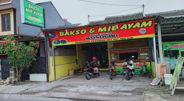 Bakso Sariwono Asli Wonogiri outside