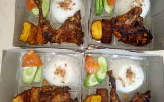 Goreng Bakar Ayam Kampung Kang Nana Khas Priangan food