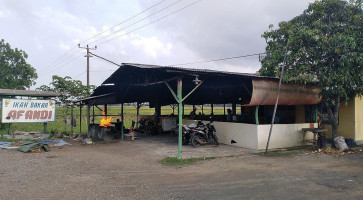 Ikan Bakar Afandi outside