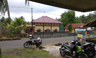 Soto Barokah Cikiara outside