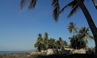 Antonio Coco Beach Cafe outside