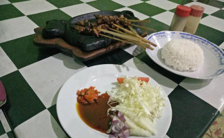 Sate Kambing Nom Pak Lakon food