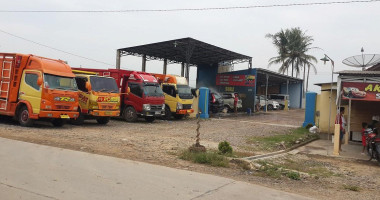 Akas Jaya Car Wash Bakso Dan Mi Ayam outside