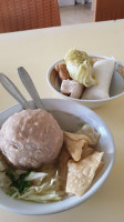 Bakso Sanggar Bu Lilik food