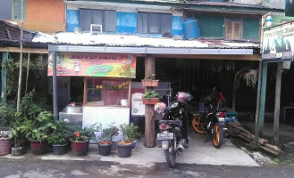 Warung Barak Nginep Dan Cafe Riung Cuppy Coffee Dan Catering Cibodas outside