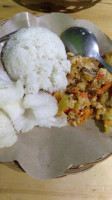 Ayam Geprek Cemplon food