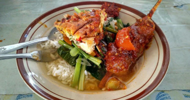 Warung Makan Pak Hartono food