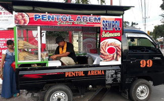 Warung D'bodhong outside