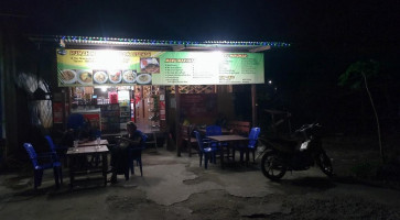 Rumah Makan Pondok Lesehan outside