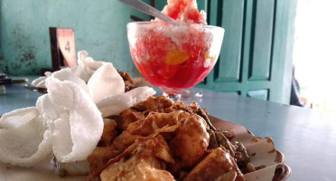 Warung Es Mas Budi food