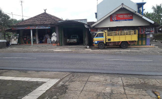 Bakso Raos Eco Wonogiri outside