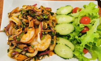 Pranee Thai Restaurant food