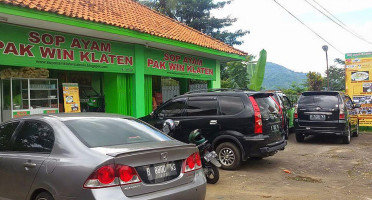 Sop Ayam Pak Win Klaten outside