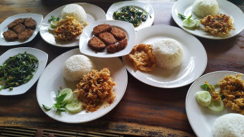 Resto Bloombang Asri food