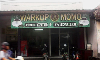 Warkop Momo outside