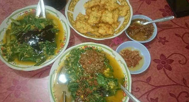 Rumah Makan Tinutuan Ata food