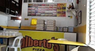 Alberto's Pizza Daro inside