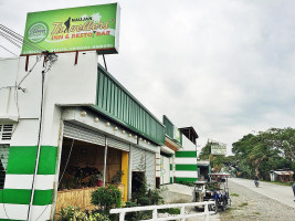 Naujan Traveller's Inn And Restobar outside