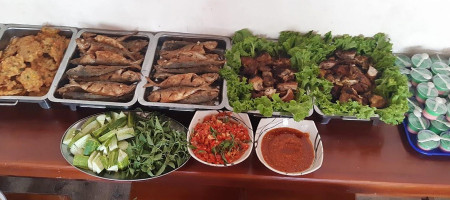 Rumah Makan Salatiga food