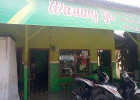 Warung Ijo outside