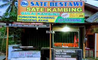 Rm Sate Bestawi Madura outside