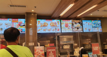 Jollibee Magic Mall Mangaldan inside