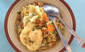 Nasi Tahu Tombo Luwe food