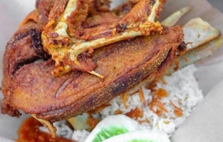 Ayam/bebek Bakar Yu Pah food