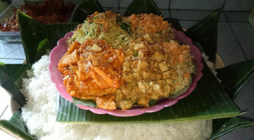 Warung Makan Mbah Tamu food