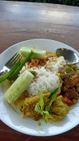 ข้าวแกงขนมจีนเจ๊จิตร food