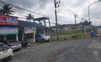 Khun Mae Isan Food outside