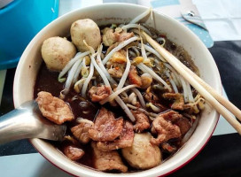 ร้านก๋วยเตี๋ยวไหมค่ะ food