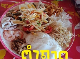 ร้านพิซซ่า3สาว ตำตีน food