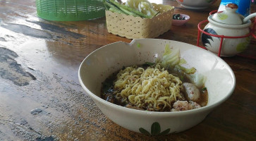 ก๋วยเตี๋ยวเรือรสนิยม สาขาโนนศิลา food