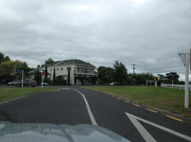 Bushmere Arms outside